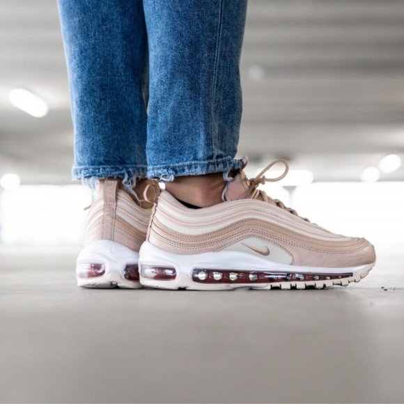 🔥𝐒𝐎𝐋𝐃 𝐎𝐔𝐓🔥 - Picture 4 of 9